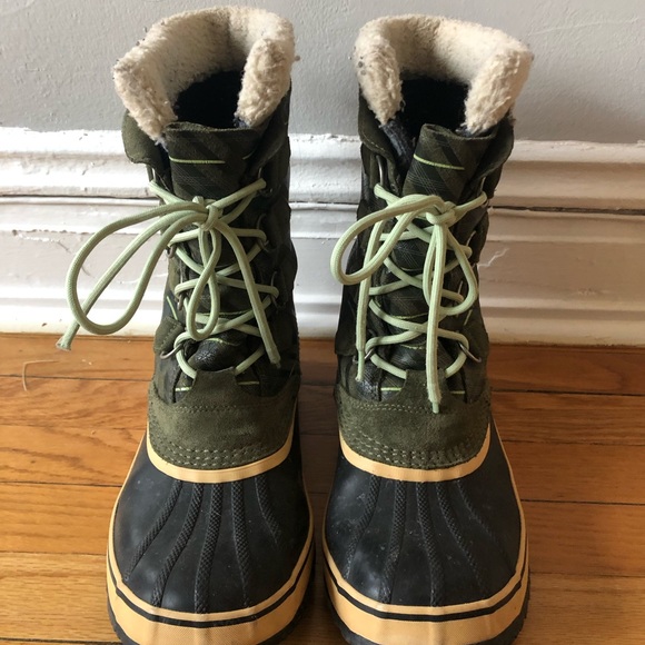 Women’s Winter Boots - Picture 2 of 3